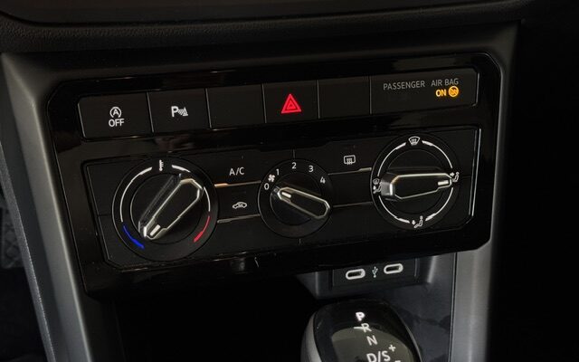 Volkswagen T-Cross 1.0 tsi Life 110cv DSG KM CERT